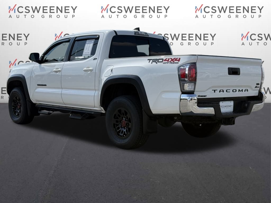 2020 Toyota Tacoma TRD Off-Road photo 2