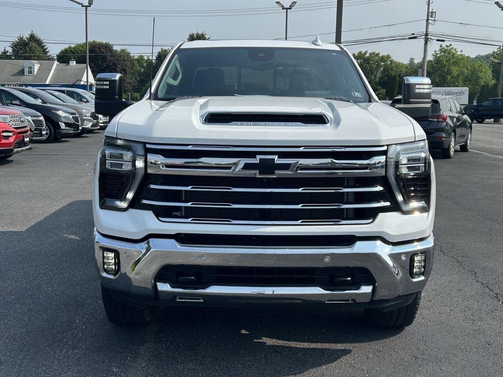 2024 Chevrolet Silverado 2500HD LTZ photo 2