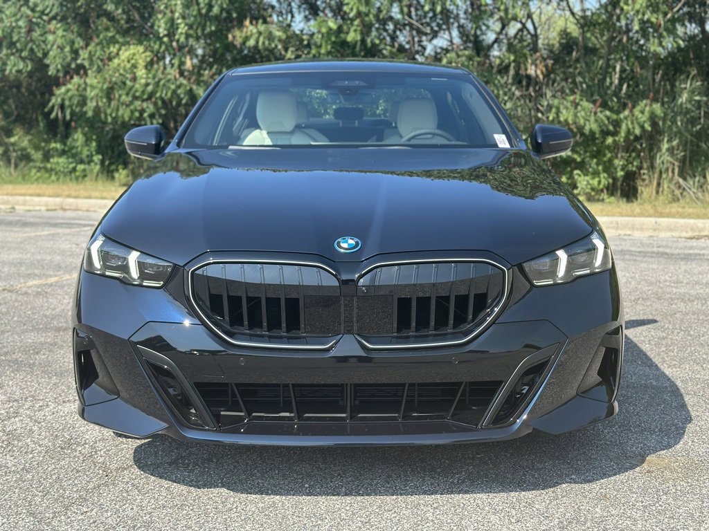 BMW5シリーズ　225/55R17×4 New 2025 BMW 5 Series 530i xDrive Sedan in Wichita #53B1031N