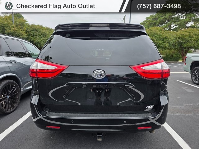 2015 Toyota Sienna XLE photo 5