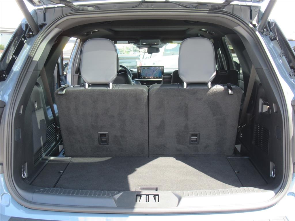 2025 Ford Explorer ST photo 30