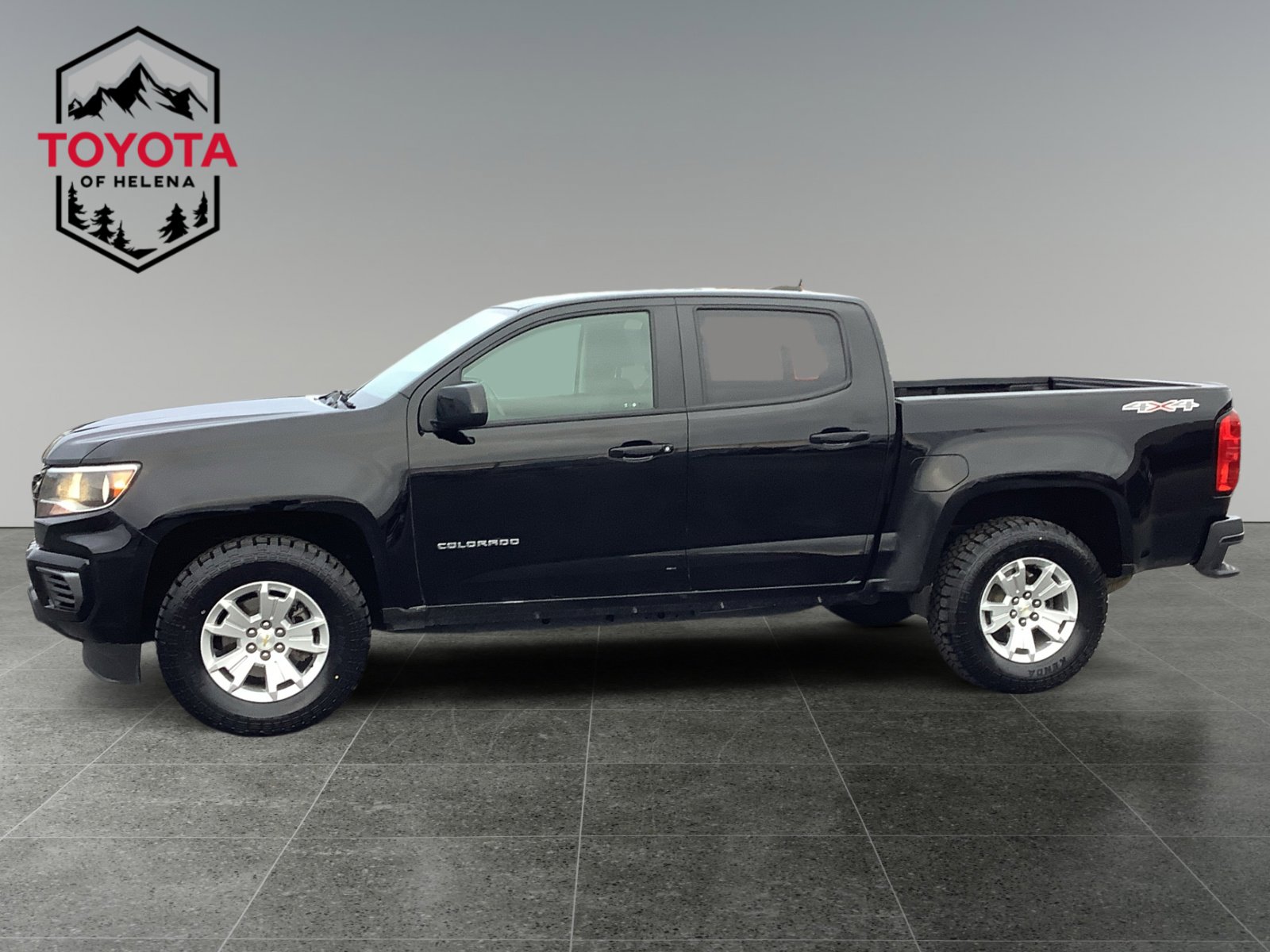 2021 Chevrolet Colorado LT photo 2