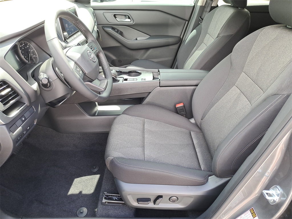 2026 Nissan Rogue SV photo 19