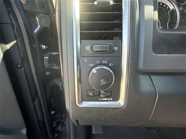 2018 Ram 1500 SLT photo 8