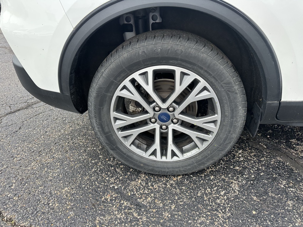 2022 Ford Escape SEL photo 31