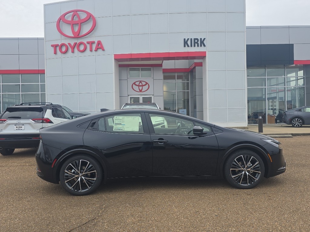 2026 Toyota Prius XLE's photo