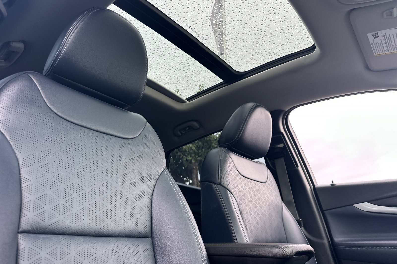 2023 Chevrolet Bolt EUV Premier photo 12
