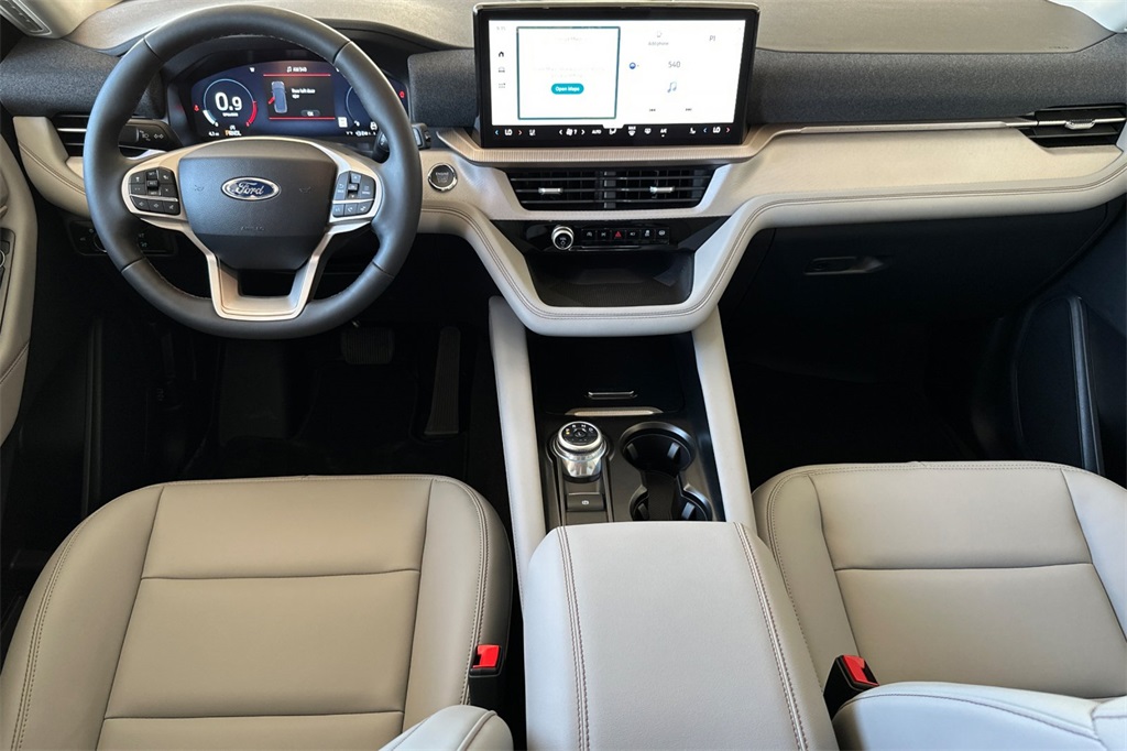 2025 Ford Explorer photo 7