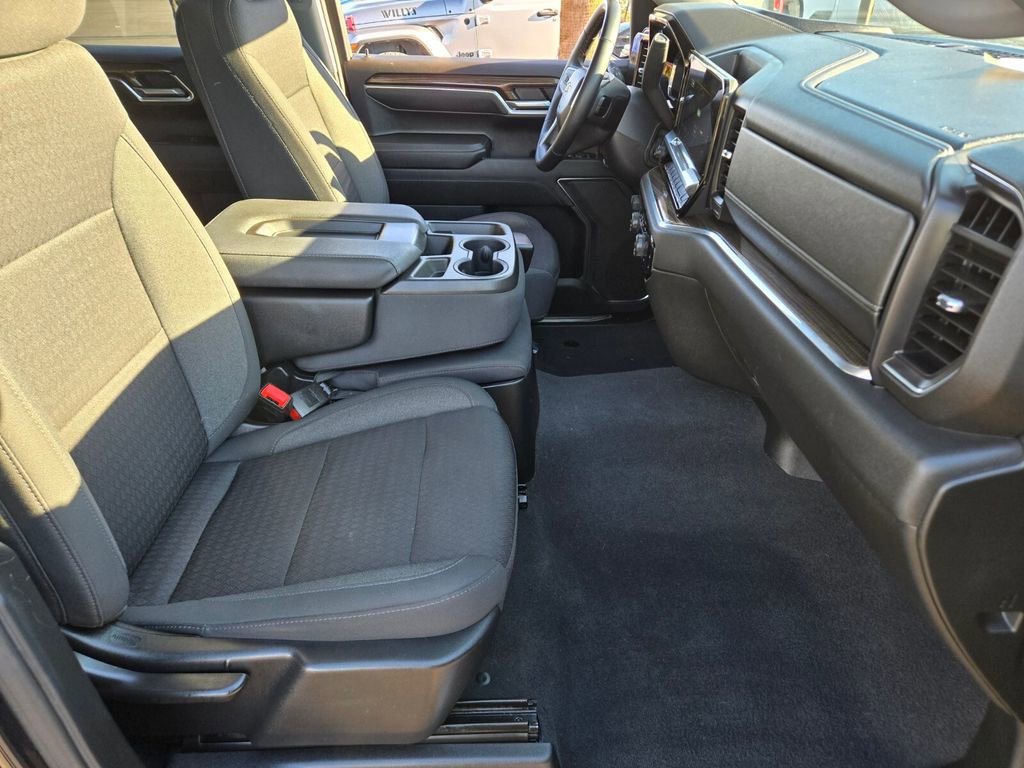 2023 Chevrolet Silverado 1500 LT photo 14