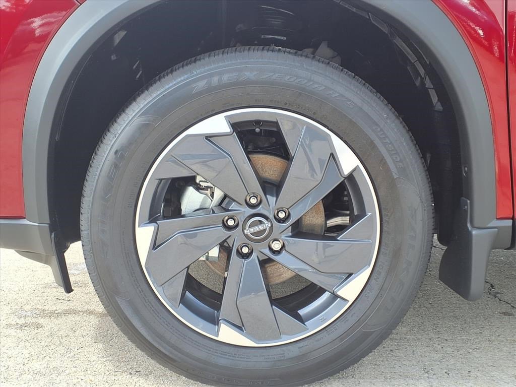 2026 Nissan Rogue SV photo 2