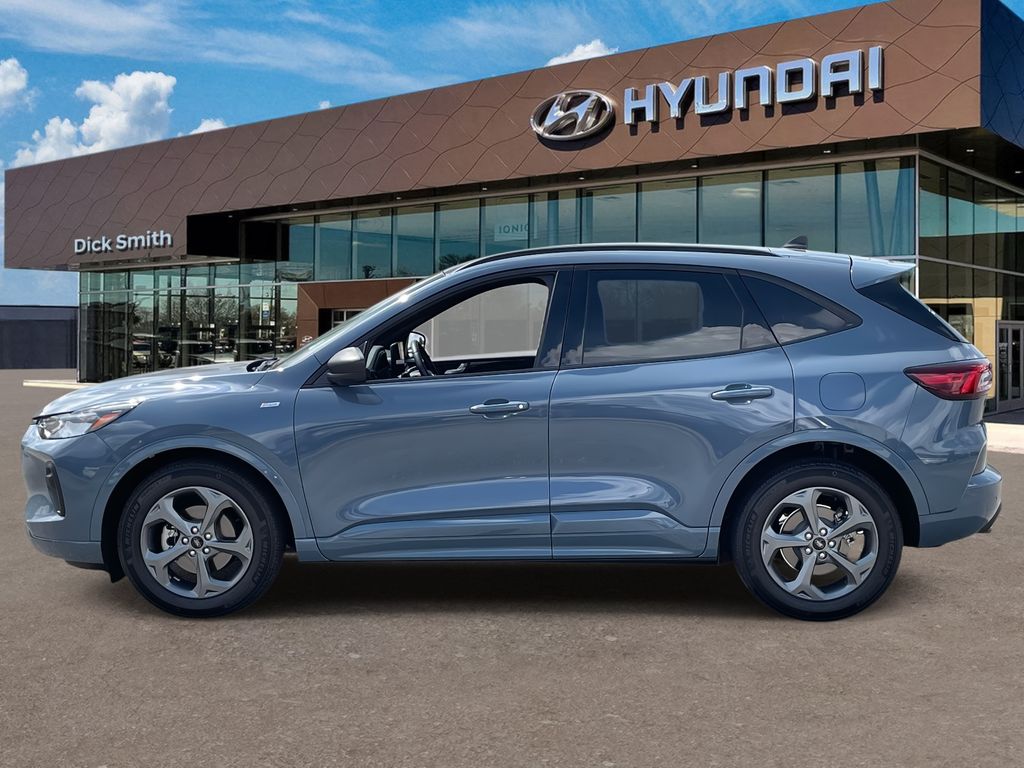 2024 Ford Escape ST-Line photo 4