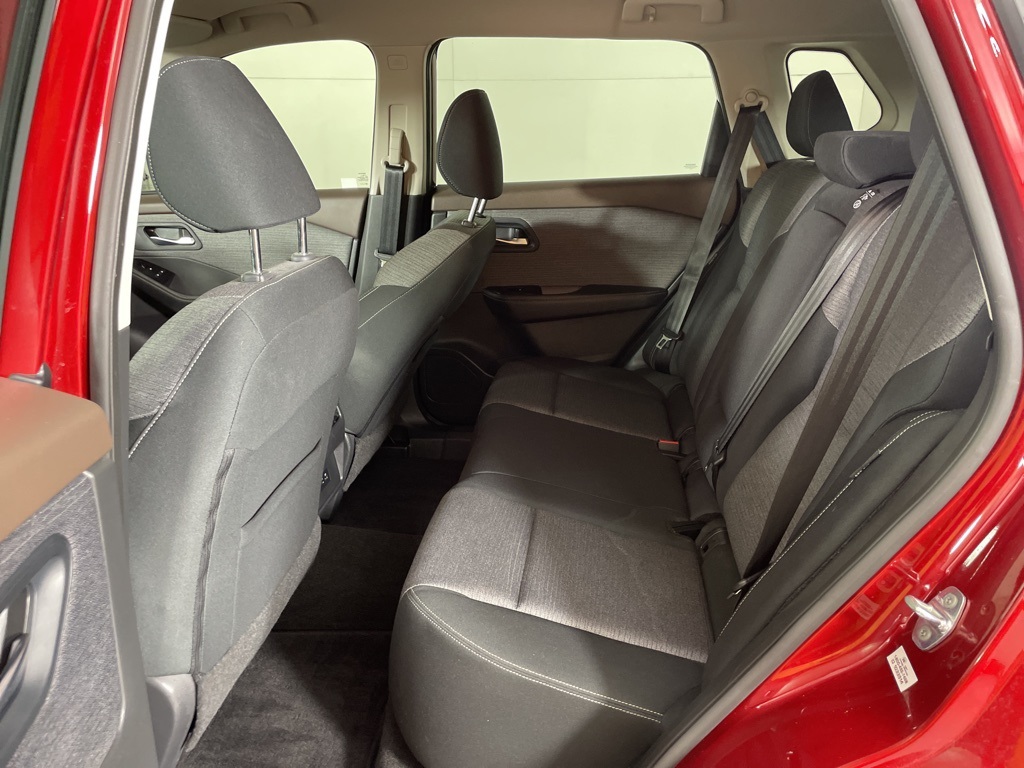 2022 Nissan Rogue SV photo 35