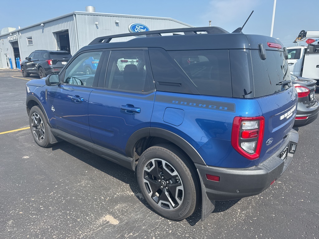 2024 Ford Bronco Sport Outer Banks photo 2