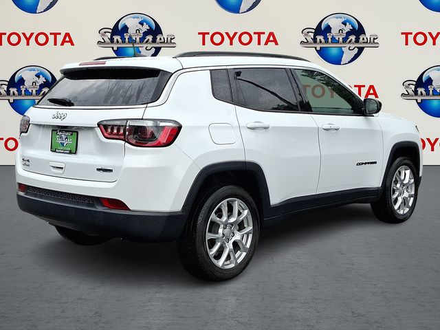 2023 Jeep Compass Latitude Lux photo 6