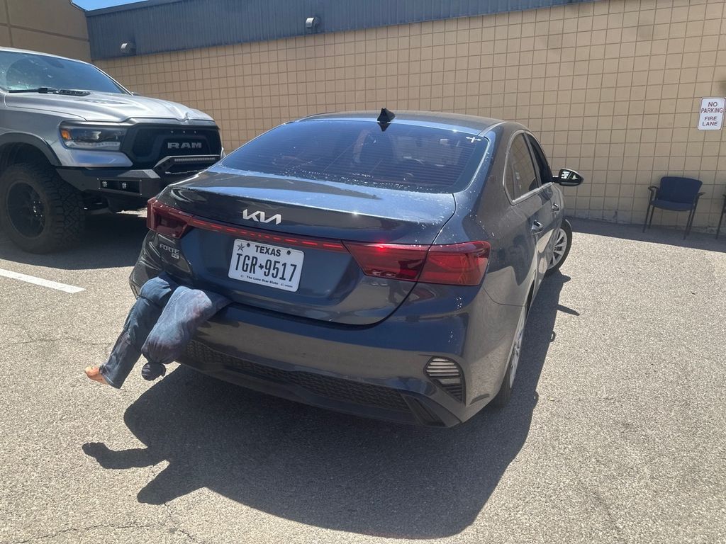 2023 Kia Forte LX photo 8
