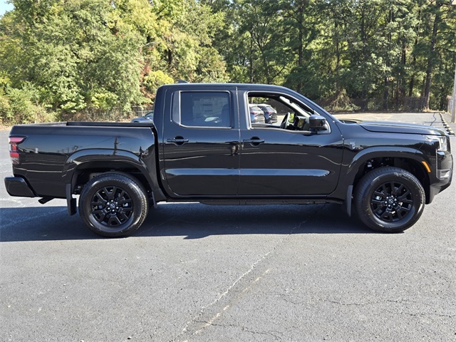 2026 Nissan Frontier Crew Cab SV photo 2