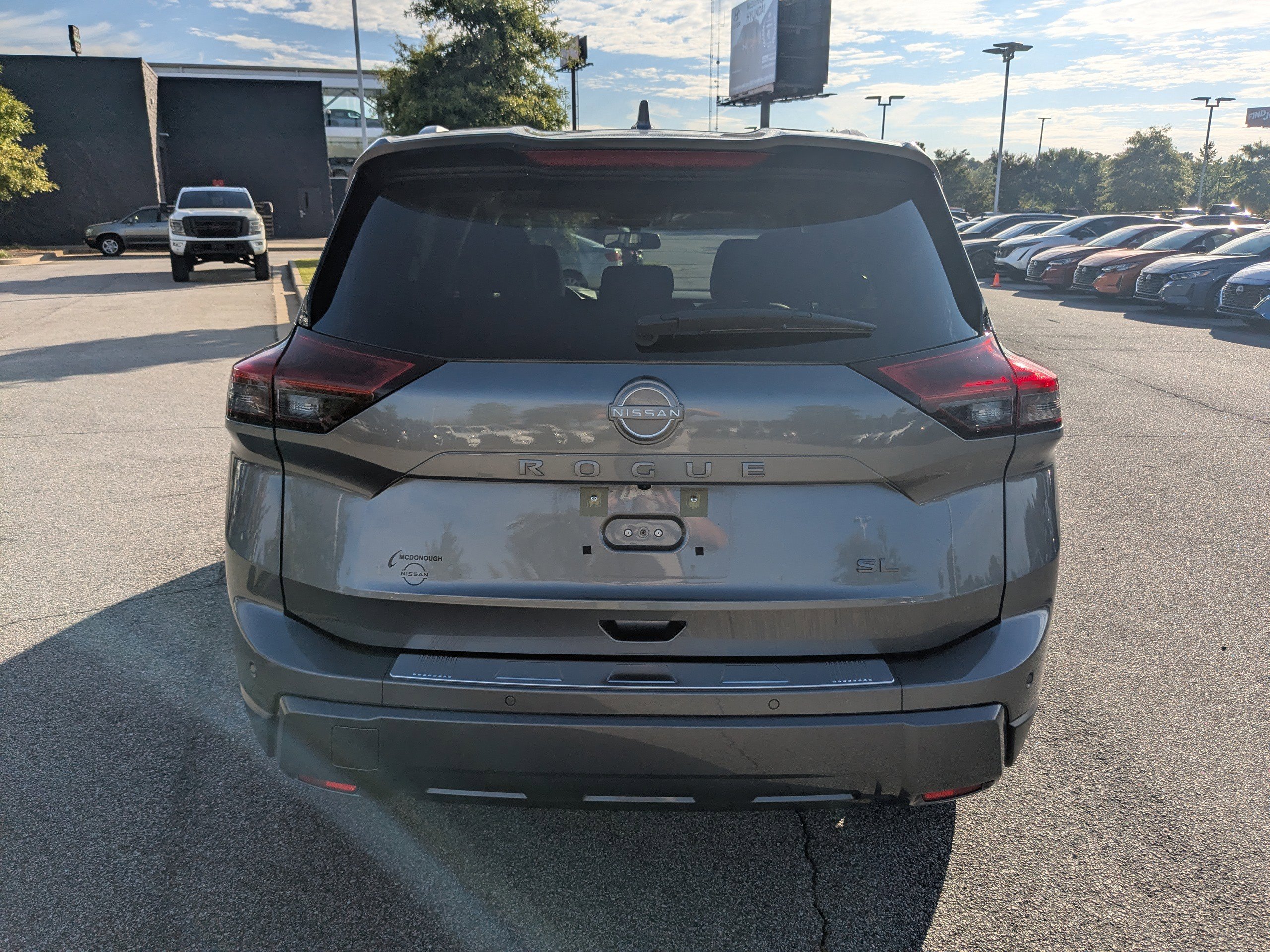 2025 Nissan Rogue SL photo 3