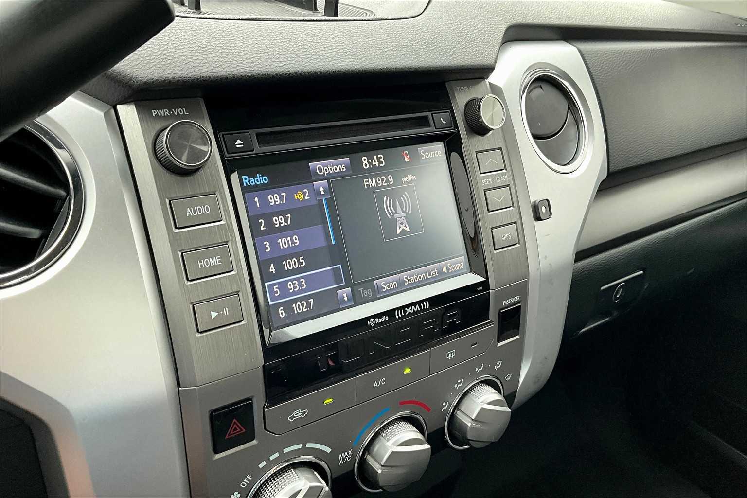 2017 Toyota Tundra SR5 photo 28