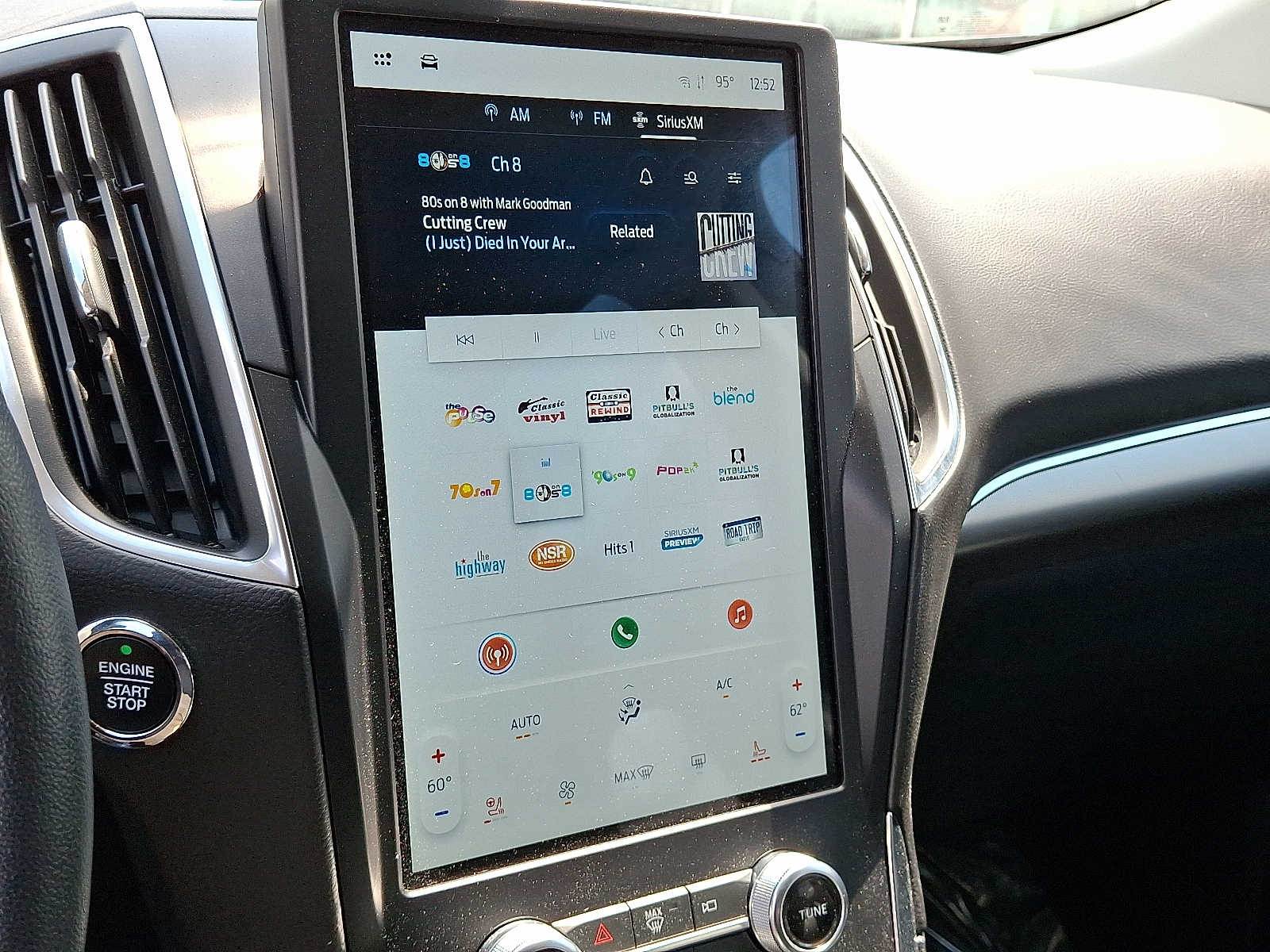 2024 Ford Edge Titanium photo 16