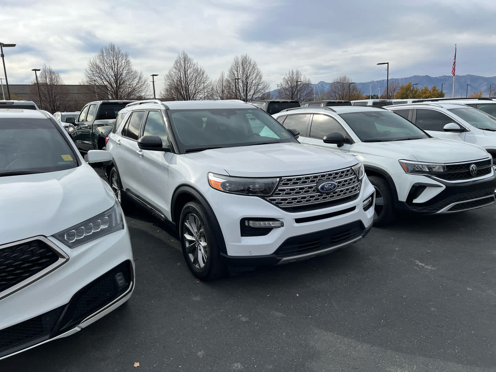 2023 Ford Explorer Limited photo 2