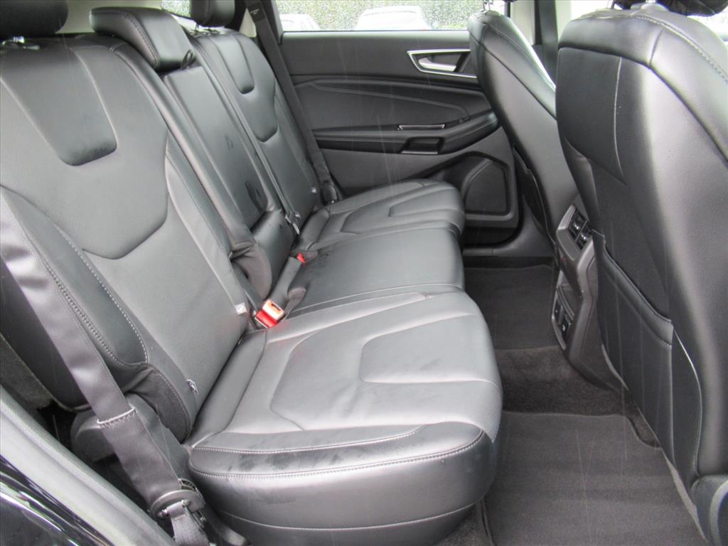 2017 Ford Edge Titanium photo 21