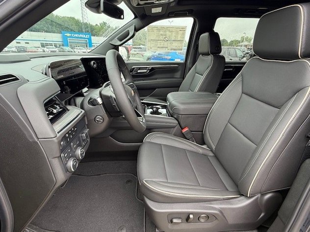 2025 Chevrolet Tahoe Premier photo 4