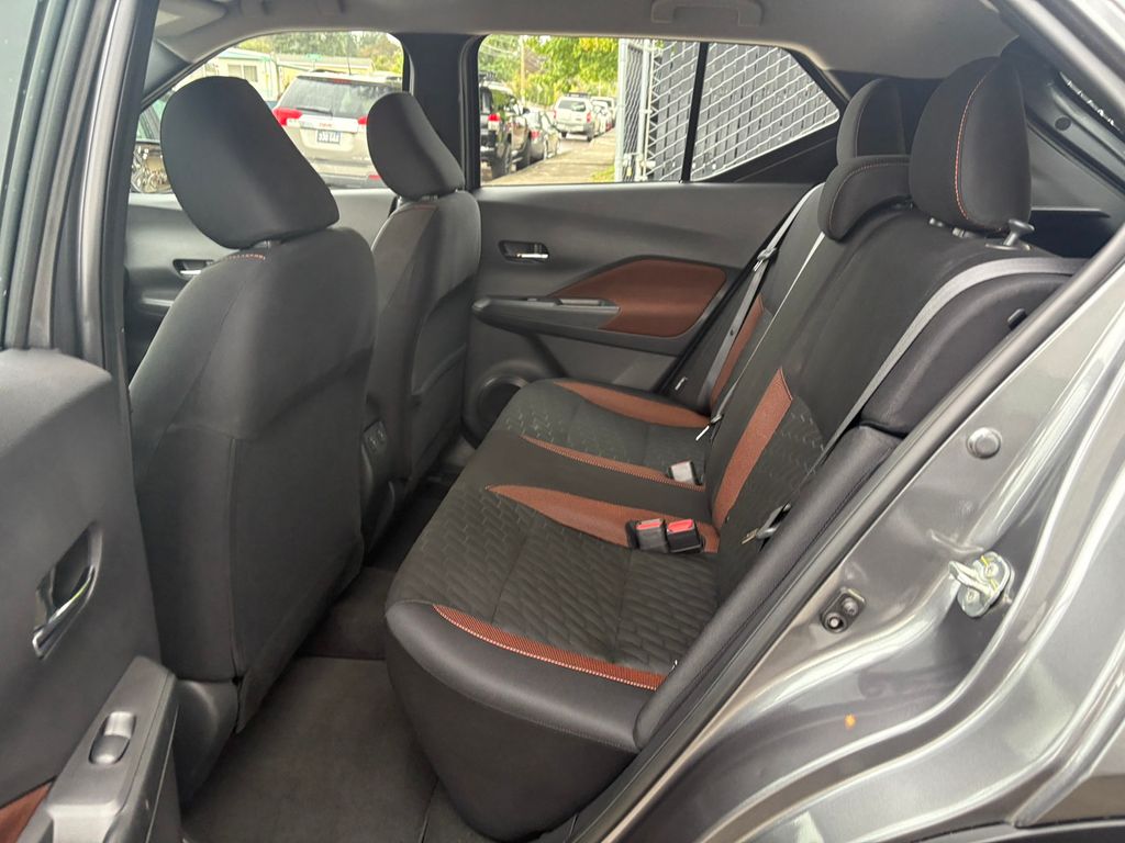 2023 Nissan Kicks SR photo 26