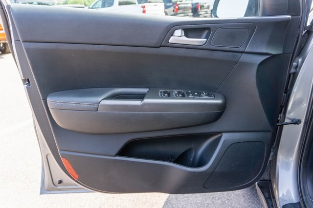 2020 Kia Sportage LX photo 11
