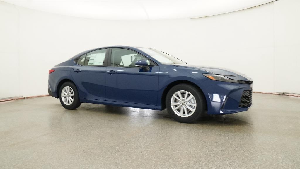 2025 Toyota Camry LE photo 28