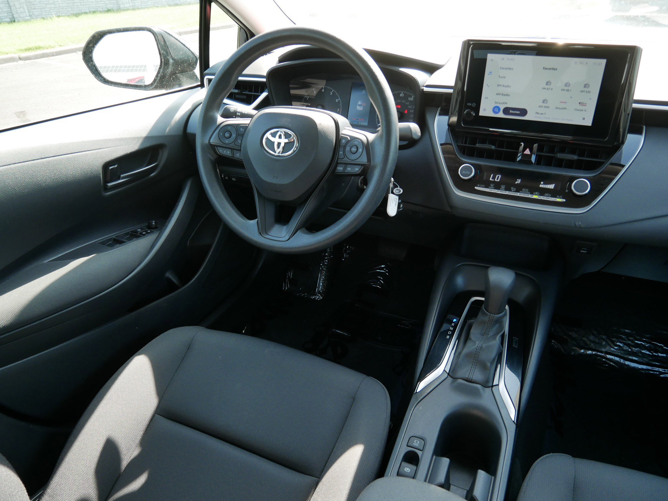 2024 Toyota Corolla LE photo 8