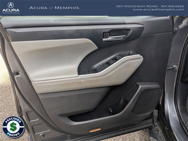 2022 Toyota Highlander XLE photo 19