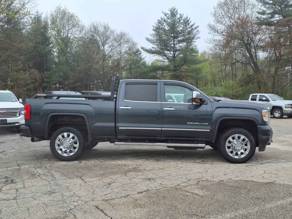 2019 Gmc Sierra 2500 HD Denali photo 9