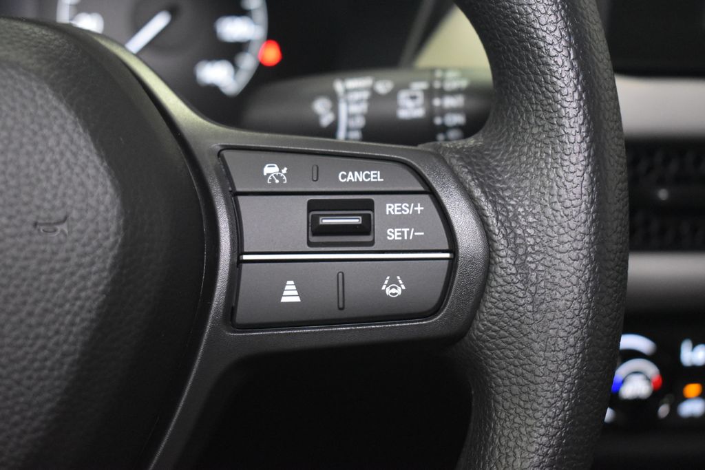 2026 Honda HR-V LX photo 11