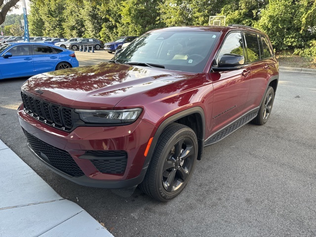 2023 Jeep Grand Cherokee Altitude photo 3