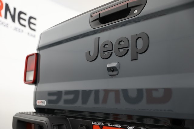 2025 Jeep Gladiator photo 30