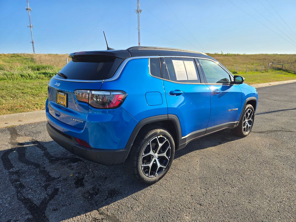 2024 Jeep Compass Limited photo 3