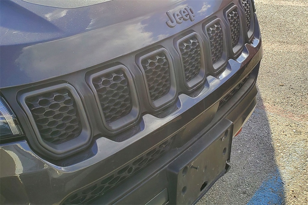 2024 Jeep Compass Trailhawk photo 3