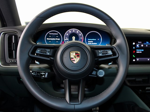 2025 Porsche Cayenne S photo 18