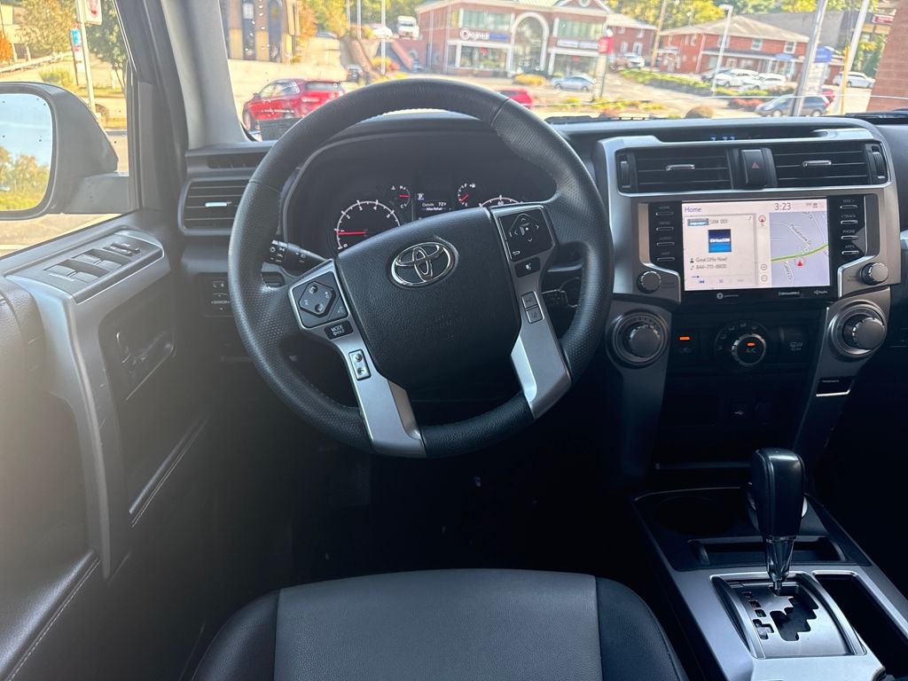 2020 Toyota 4Runner SR5 Premium photo 13