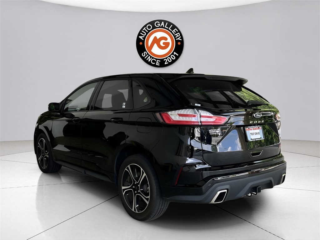2023 Ford Edge ST photo 3