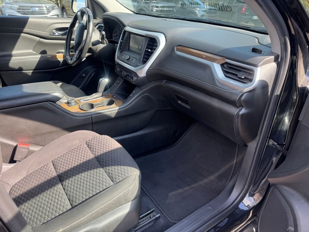 2019 Gmc Acadia SLE photo 21