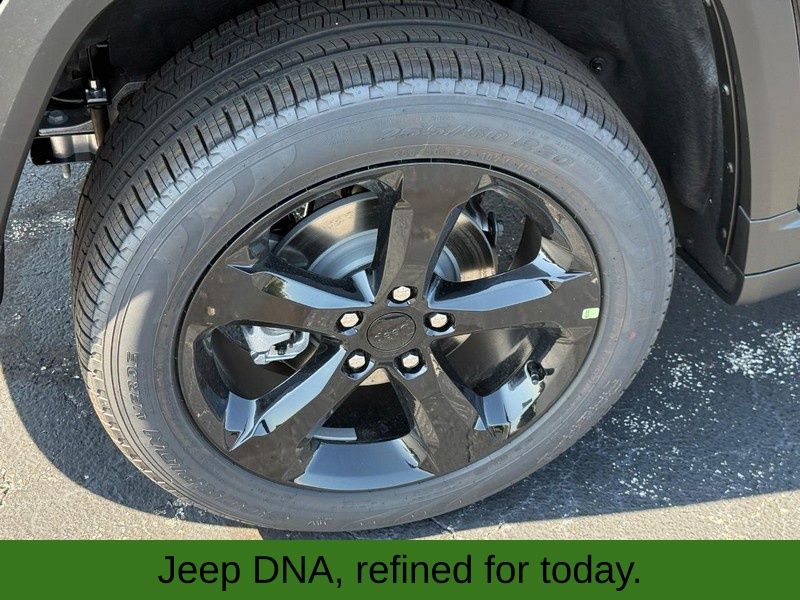2025 Jeep Grand Cherokee Limited photo 4