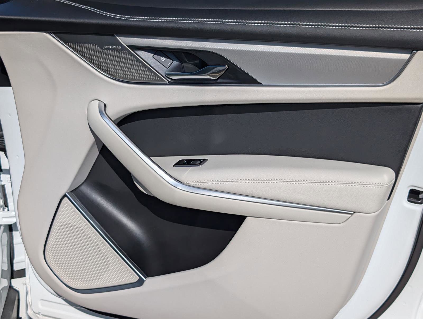 2026 Jaguar F-PACE P250 R-Dynamic S photo 37