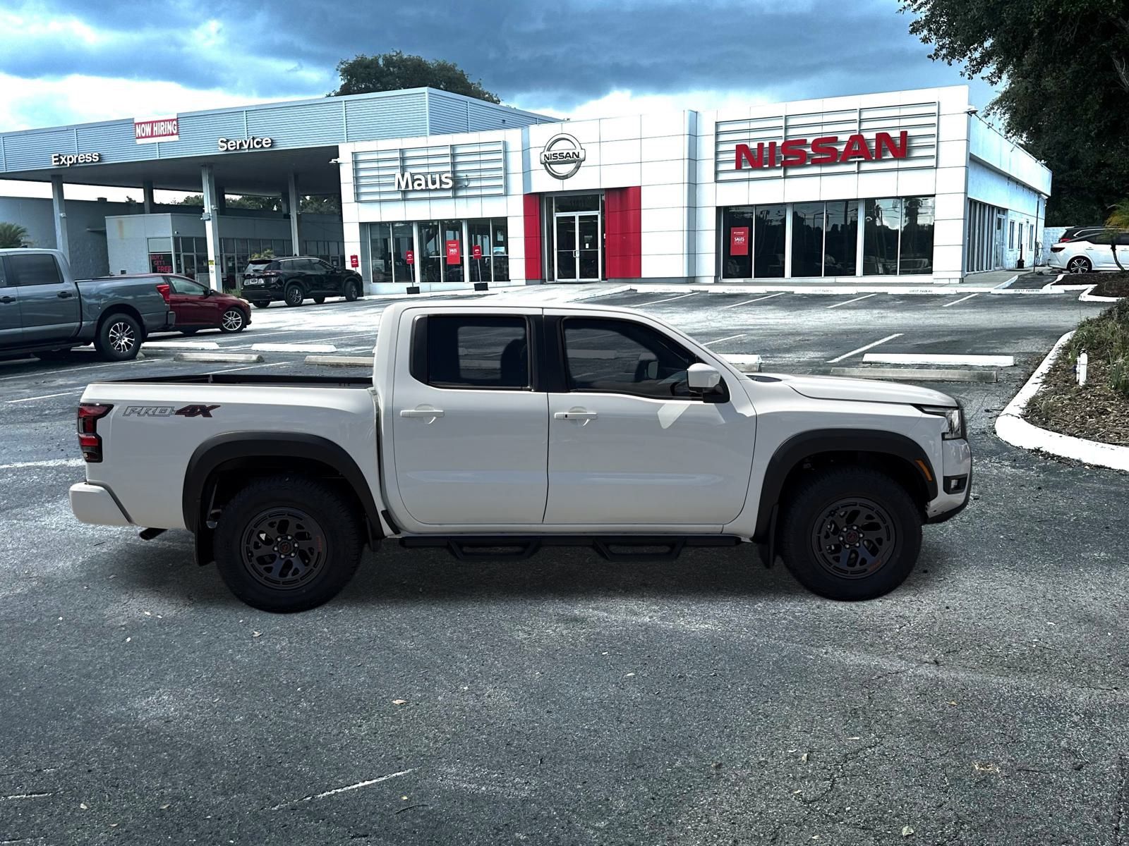 2026 Nissan Frontier PRO-4X photo 2