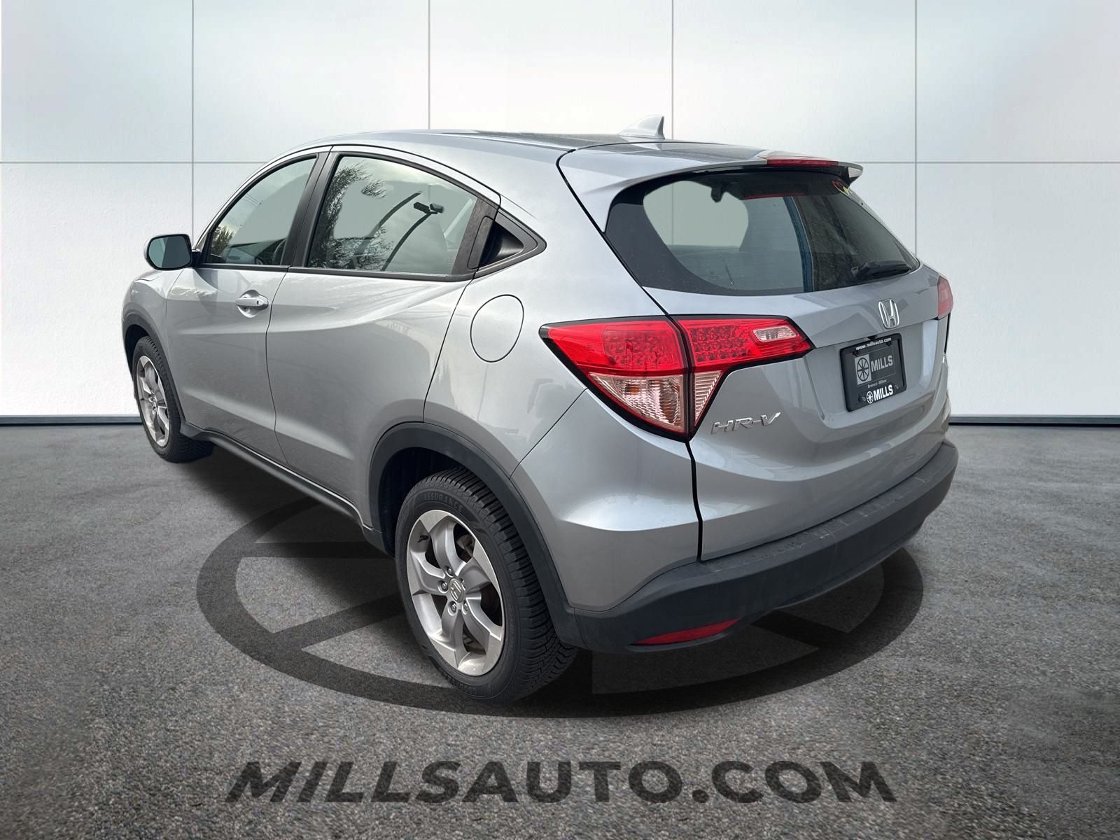 2018 Honda HR-V LX photo 4