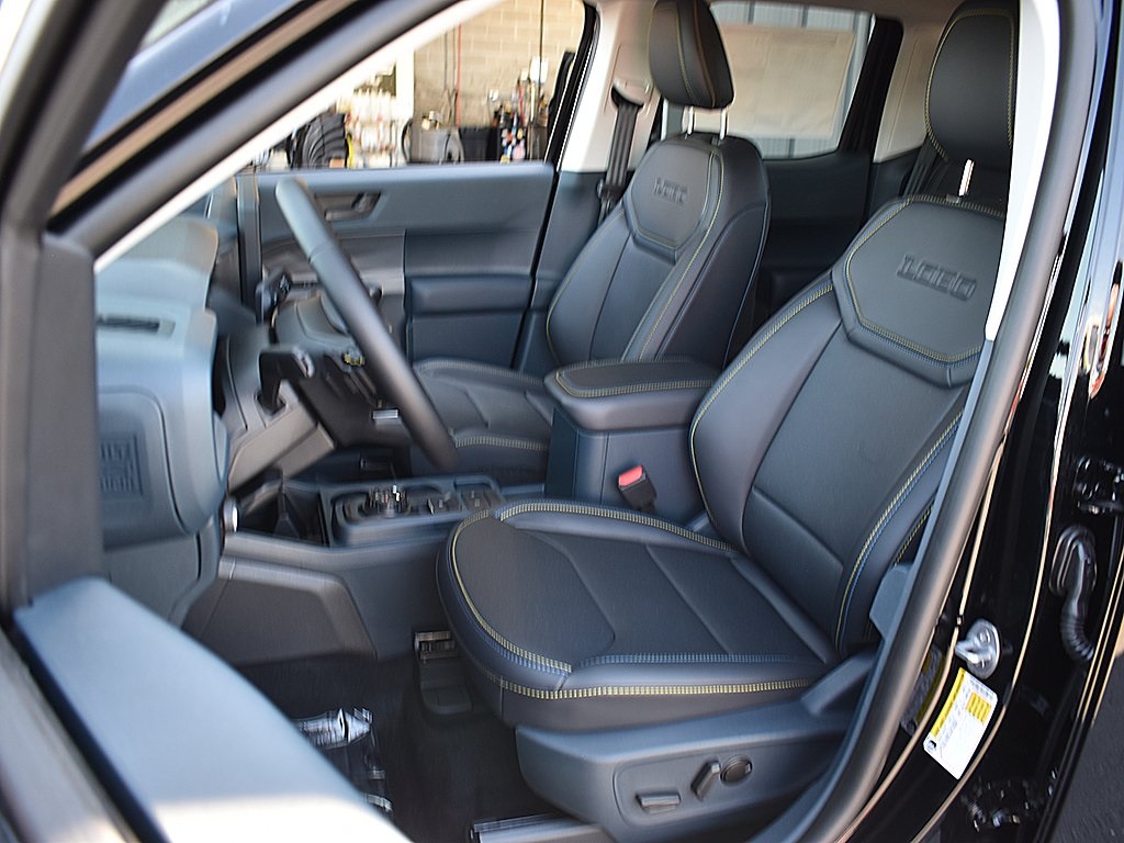 2025 Ford Maverick photo 4