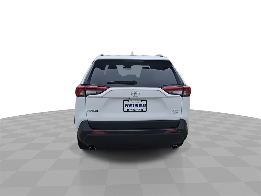 2024 Toyota RAV4 XLE photo 7