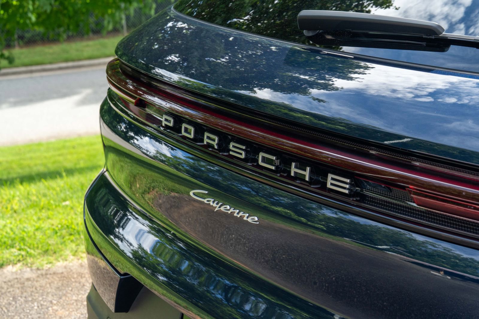 2025 Porsche Cayenne Base photo 15