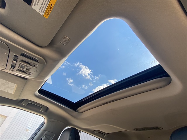 2022 Toyota Highlander XLE photo 32