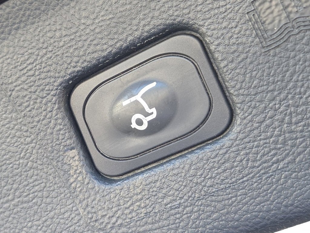 2018 Ford Edge Titanium photo 25